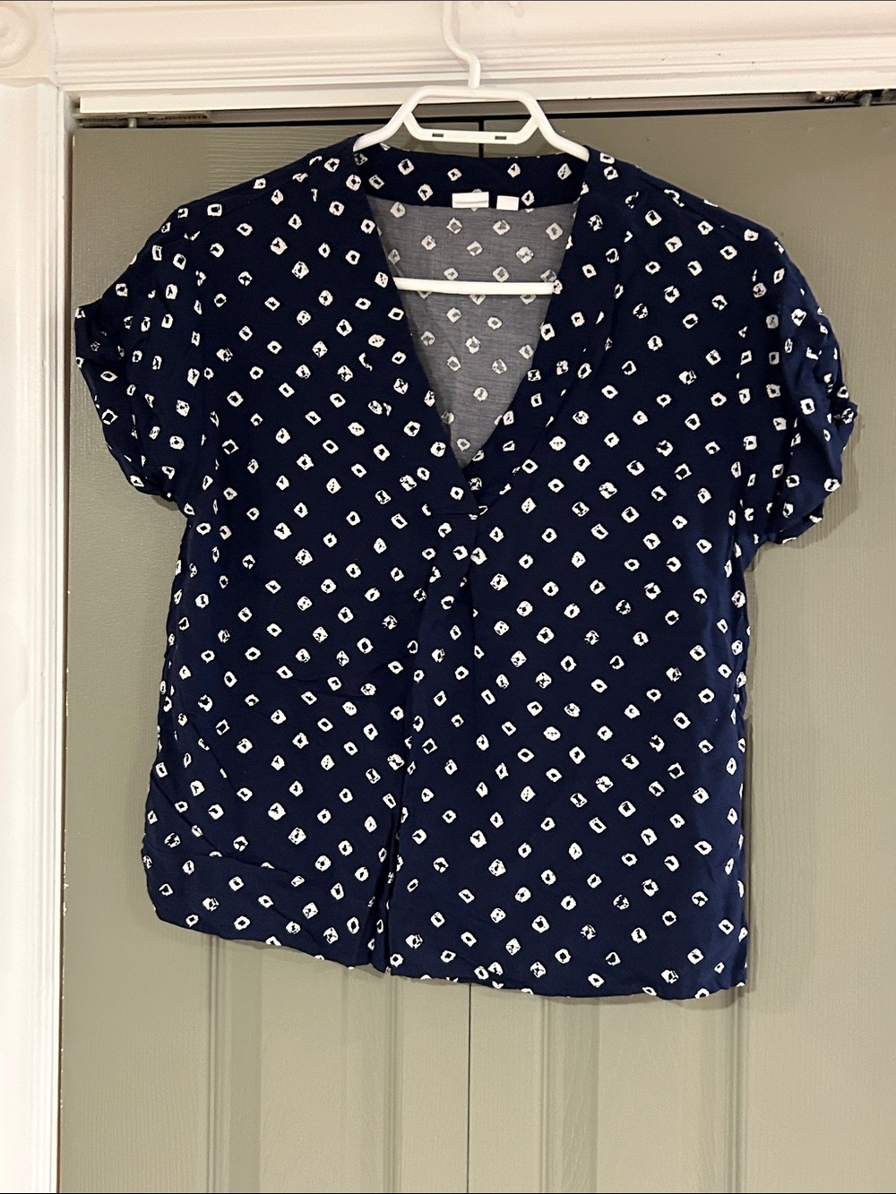 GAP Navy Short-Sleeve V-Neck Blouse with White Diamond Print